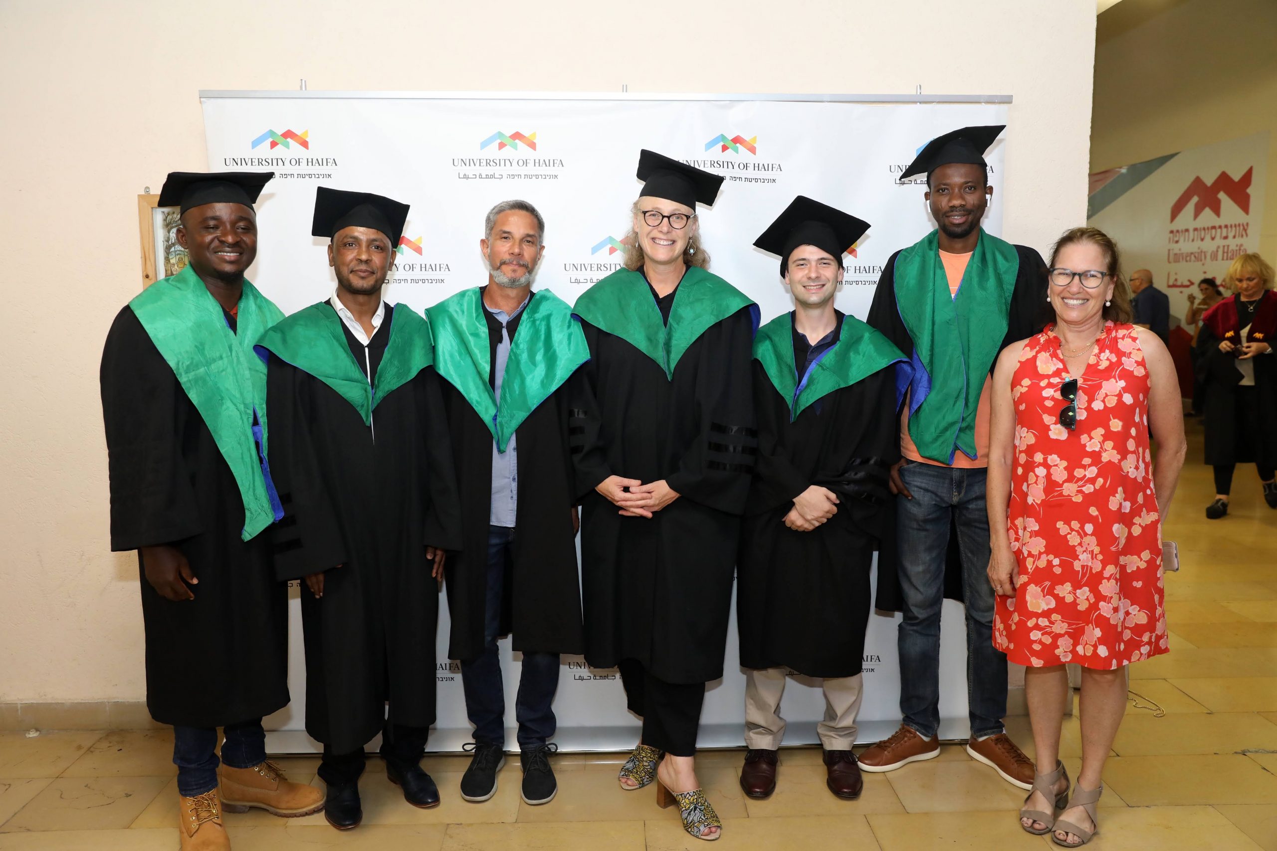 Read more about the article Congratulations to our international students who graduated yesterday!