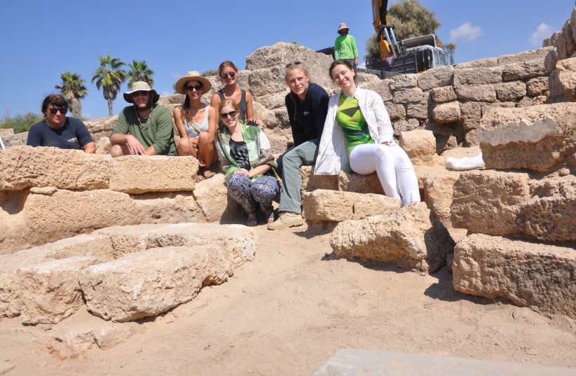 Read more about the article Study finds new evidence that a tsunami destroyed medieval Caesarea
